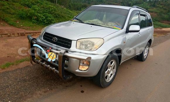 Acheter Occasion Voiture Toyota RAV4 Gris à Huye, Rwanda Acheter Occasion Voiture Toyota RAV4 Gris à Huye, Rwanda