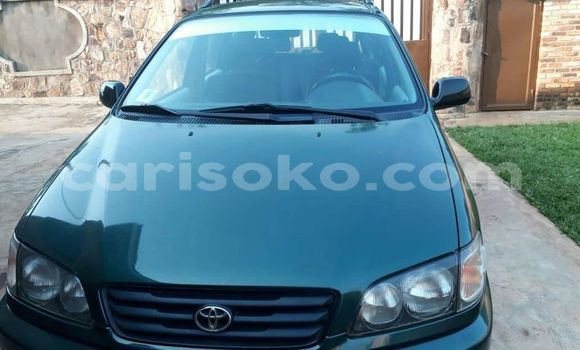 Acheter Occasion Voiture Toyota Picnic Vert à Huye, Rwanda Acheter Occasion Voiture Toyota Picnic Vert à Huye, Rwanda