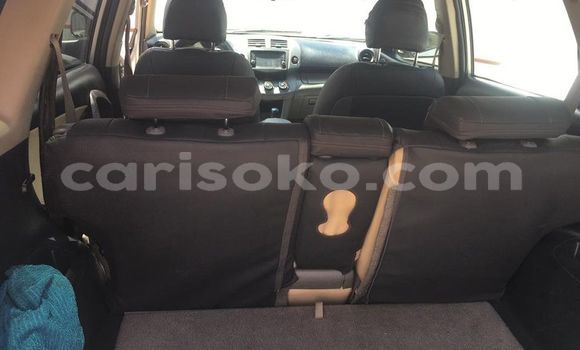 اشتري مستعمل Toyota RAV4 Gris سيارة في Kigali في Rwanda اشتري مستعمل Toyota RAV4 Gris سيارة في Kigali في Rwanda