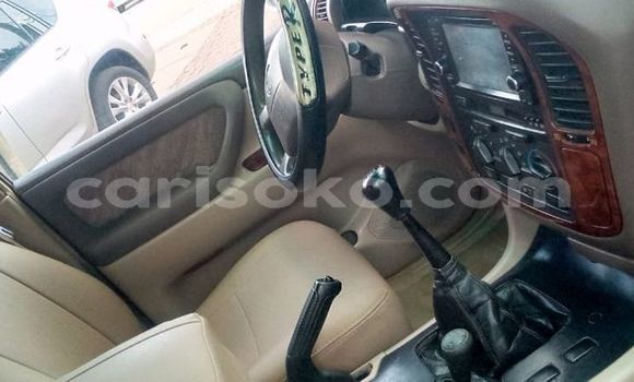 اشتري مستعمل Toyota Land Cruiser Blanc سيارة في Kigali في Rwanda اشتري مستعمل Toyota Land Cruiser Blanc سيارة في Kigali في Rwanda