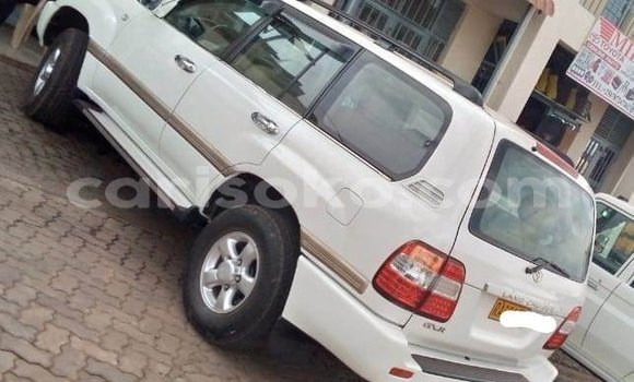 اشتري مستعمل Toyota Land Cruiser Blanc سيارة في Kigali في Rwanda اشتري مستعمل Toyota Land Cruiser Blanc سيارة في Kigali في Rwanda