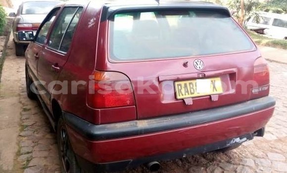 اشتري مستعمل Volkswagen Golf Rouge سيارة في Kigali في Rwanda اشتري مستعمل Volkswagen Golf Rouge سيارة في Kigali في Rwanda
