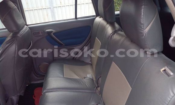 اشتري مستعمل Toyota RAV4 Bleu سيارة في Kigali في Rwanda اشتري مستعمل Toyota RAV4 Bleu سيارة في Kigali في Rwanda