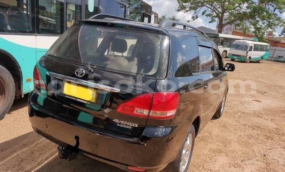 اشتري مستعمل Toyota Avensis Verso Gris سيارة في Kigali في Rwanda اشتري مستعمل Toyota Avensis Verso Gris سيارة في Kigali في Rwanda