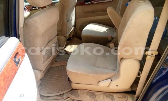 Acheter Occasion Voiture Toyota Ipsum Bleu à Kigali, Rwanda Acheter Occasion Voiture Toyota Ipsum Bleu à Kigali, Rwanda