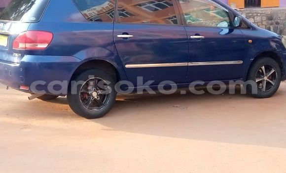 Acheter Occasion Voiture Toyota Ipsum Bleu à Kigali, Rwanda Acheter Occasion Voiture Toyota Ipsum Bleu à Kigali, Rwanda