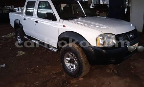 Acheter Occasion Voiture Nissan Hardbody Blanc à Kigali, Rwanda Acheter Occasion Voiture Nissan Hardbody Blanc à Kigali, Rwanda
