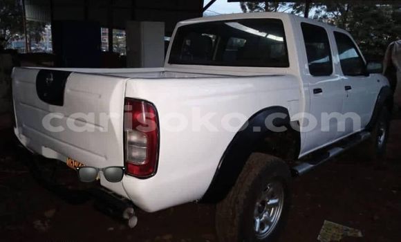 Acheter Occasion Voiture Nissan Hardbody Blanc à Kigali, Rwanda Acheter Occasion Voiture Nissan Hardbody Blanc à Kigali, Rwanda