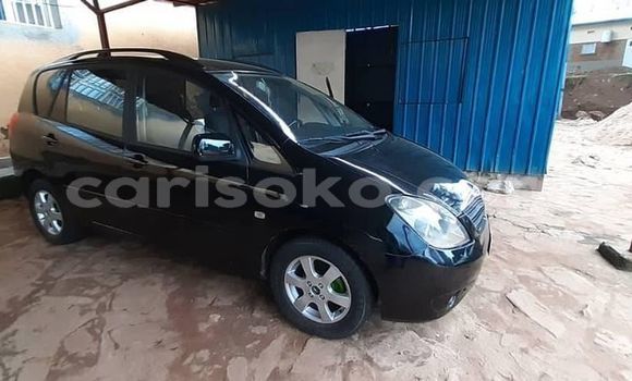 Acheter Occasion Voiture Toyota Corolla Verso Noir à Kigali, Rwanda Acheter Occasion Voiture Toyota Corolla Verso Noir à Kigali, Rwanda