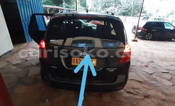 Acheter Occasion Voiture Toyota Corolla Verso Noir à Kigali, Rwanda Acheter Occasion Voiture Toyota Corolla Verso Noir à Kigali, Rwanda