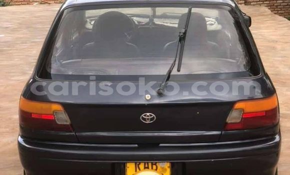Acheter Occasion Voiture Toyota Starlet Noir à Kigali, Rwanda Acheter Occasion Voiture Toyota Starlet Noir à Kigali, Rwanda