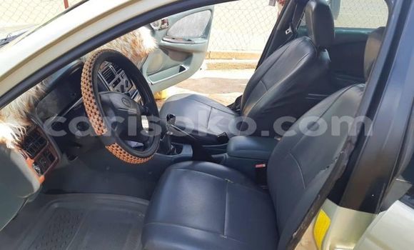 Acheter Occasion Voiture Toyota Avensis Beige à Kigali, Rwanda Acheter Occasion Voiture Toyota Avensis Beige à Kigali, Rwanda