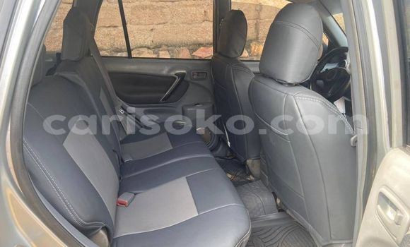 Acheter Occasion Voiture Toyota RAV4 Gris à Kigali, Rwanda Acheter Occasion Voiture Toyota RAV4 Gris à Kigali, Rwanda