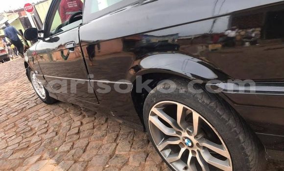 Acheter Occasion Voiture BMW 3–Series Noir à Kigali, Rwanda Acheter Occasion Voiture BMW 3–Series Noir à Kigali, Rwanda