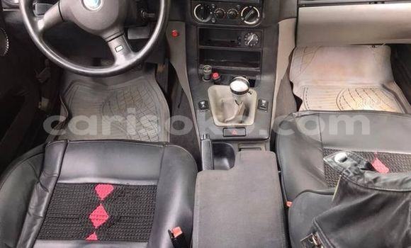 Acheter Occasion Voiture BMW 3–Series Noir à Kigali, Rwanda Acheter Occasion Voiture BMW 3–Series Noir à Kigali, Rwanda