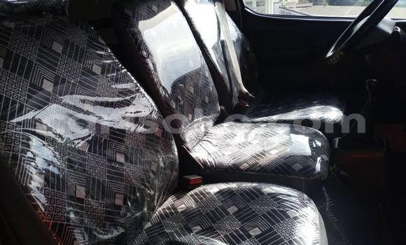 Acheter Occasion Voiture Toyota Hiace Blanc à Kigali, Rwanda Acheter Occasion Voiture Toyota Hiace Blanc à Kigali, Rwanda