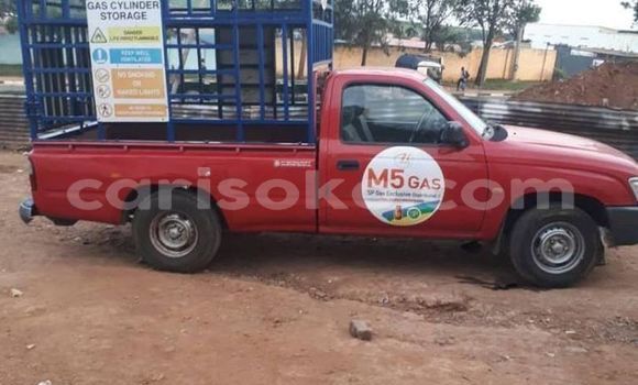 Acheter Occasion Voiture Toyota Hilux Rouge à Kigali, Rwanda Acheter Occasion Voiture Toyota Hilux Rouge à Kigali, Rwanda