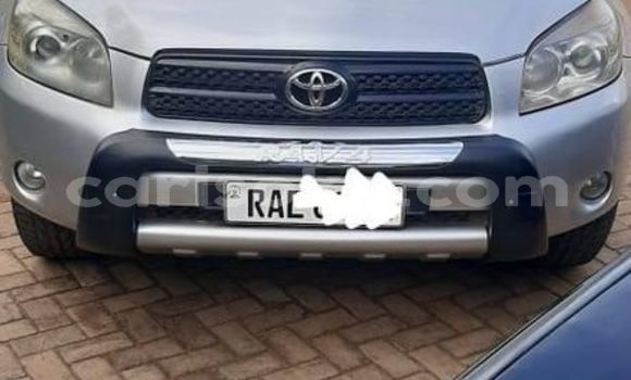 Acheter Occasion Voiture Toyota RAV4 Gris à Kigali, Rwanda Acheter Occasion Voiture Toyota RAV4 Gris à Kigali, Rwanda