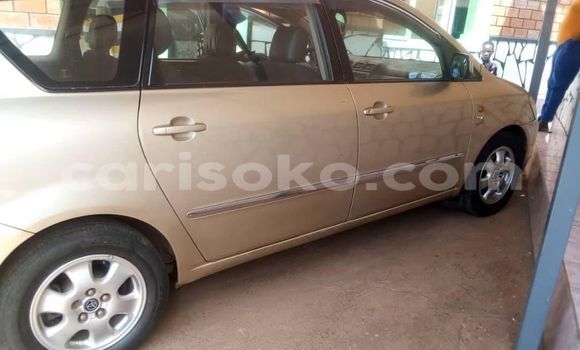Acheter Occasion Voiture Toyota Avensis Verso Beige à Kigali, Rwanda