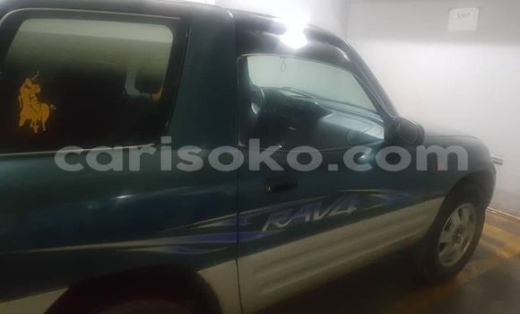 Acheter Occasion Voiture Toyota RAV4 Vert à Kigali, Rwanda Acheter Occasion Voiture Toyota RAV4 Vert à Kigali, Rwanda