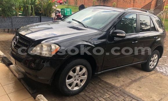 Acheter Occasion Voiture Mercedes-Benz ML–Class Noir à Kigali, Rwanda Acheter Occasion Voiture Mercedes-Benz ML–Class Noir à Kigali, Rwanda