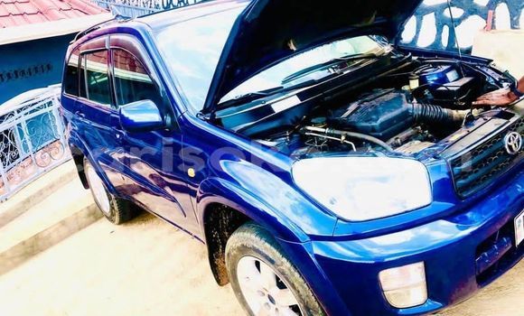 Acheter Occasion Voiture Toyota RAV4 Bleu à Kigali, Rwanda Acheter Occasion Voiture Toyota RAV4 Bleu à Kigali, Rwanda