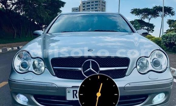 Acheter Occasion Voiture Mercedes-Benz C–Class Gris à Kigali, Rwanda Acheter Occasion Voiture Mercedes-Benz C–Class Gris à Kigali, Rwanda