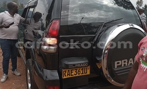 Sayi Na hannu Toyota Land Cruiser Prado Noir Mota in Kigali a Rwanda Sayi Na hannu Toyota Land Cruiser Prado Noir Mota in Kigali a Rwanda