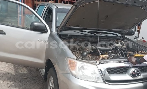 Sayi Na hannu Toyota Hilux Gris Mota in Kigali a Rwanda Sayi Na hannu Toyota Hilux Gris Mota in Kigali a Rwanda