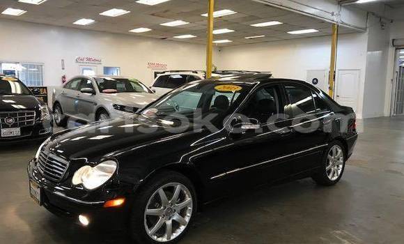 Sayi Na hannu Mercedes-Benz C-klasse Noir Mota in Kigali a Rwanda Sayi Na hannu Mercedes-Benz C-klasse Noir Mota in Kigali a Rwanda