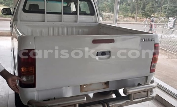 Sayi Na hannu Toyota Hilux Blanc Mota in Kigali a Rwanda Sayi Na hannu Toyota Hilux Blanc Mota in Kigali a Rwanda