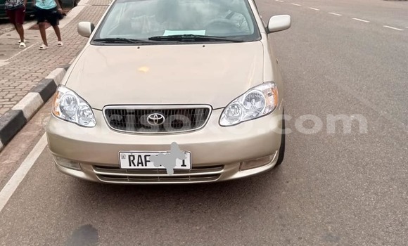 Sayi Na hannu Toyota Corolla Marron Mota in Kigali a Rwanda Sayi Na hannu Toyota Corolla Marron Mota in Kigali a Rwanda