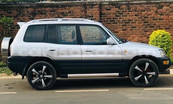 Sayi Na hannu Toyota RAV4 Gris Mota in Kigali a Rwanda Sayi Na hannu Toyota RAV4 Gris Mota in Kigali a Rwanda