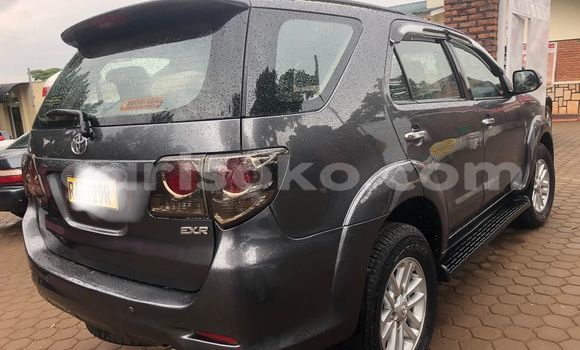 اشتري مستعمل Toyota Fortuner Autre سيارة في Kigali في Rwanda اشتري مستعمل Toyota Fortuner Autre سيارة في Kigali في Rwanda