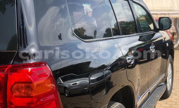 اشتري مستعمل Toyota Land Cruiser Noir سيارة في Kigali في Rwanda اشتري مستعمل Toyota Land Cruiser Noir سيارة في Kigali في Rwanda