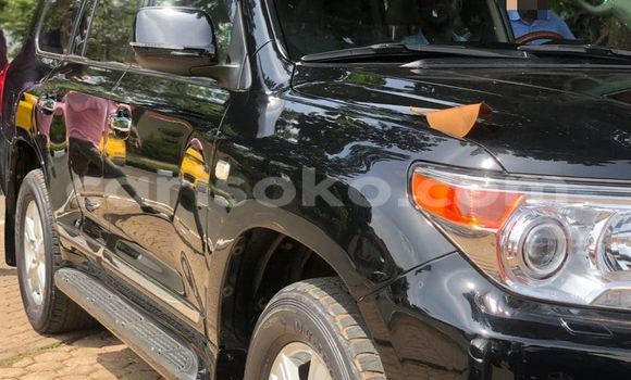 اشتري مستعمل Toyota Land Cruiser Noir سيارة في Kigali في Rwanda اشتري مستعمل Toyota Land Cruiser Noir سيارة في Kigali في Rwanda