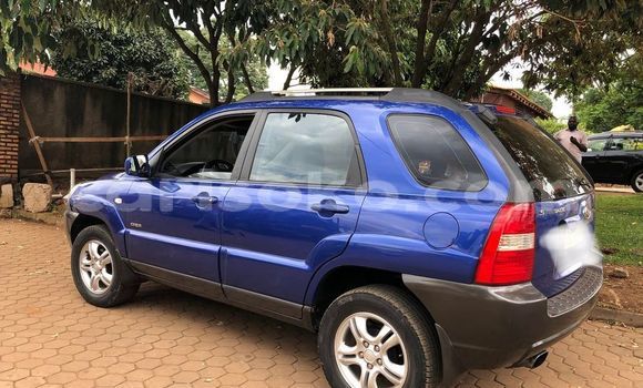 اشتري مستعمل Kia Sportage Bleu سيارة في Kigali في Rwanda اشتري مستعمل Kia Sportage Bleu سيارة في Kigali في Rwanda
