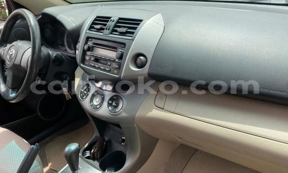 اشتري مستعمل Toyota RAV4 Rouge سيارة في Kigali في Rwanda اشتري مستعمل Toyota RAV4 Rouge سيارة في Kigali في Rwanda