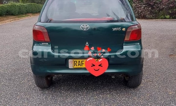 Acheter Occasion Voiture Toyota Yaris Vert à Kigali, Rwanda Acheter Occasion Voiture Toyota Yaris Vert à Kigali, Rwanda