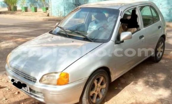 Acheter Occasion Voiture Toyota Starlet Gris à Kigali, Rwanda Acheter Occasion Voiture Toyota Starlet Gris à Kigali, Rwanda