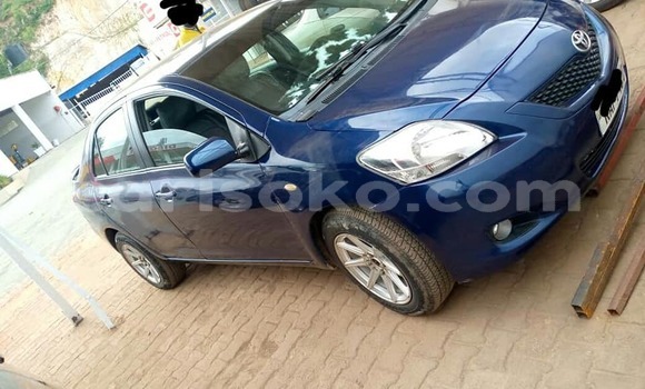 Acheter Occasion Voiture Toyota Yaris Bleu à Kigali, Rwanda Acheter Occasion Voiture Toyota Yaris Bleu à Kigali, Rwanda