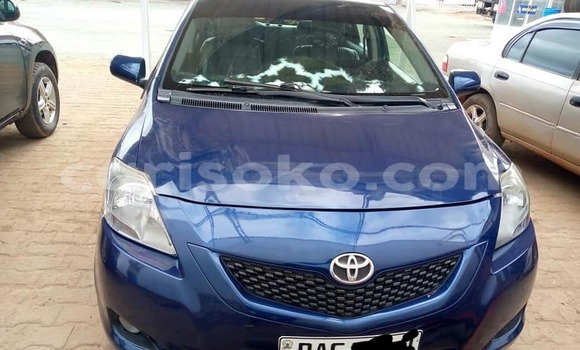 Acheter Occasion Voiture Toyota Yaris Bleu à Kigali, Rwanda Acheter Occasion Voiture Toyota Yaris Bleu à Kigali, Rwanda