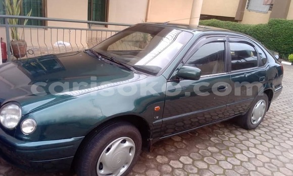 Acheter Occasion Voiture Toyota Corolla Vert à Kigali, Rwanda Acheter Occasion Voiture Toyota Corolla Vert à Kigali, Rwanda