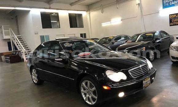 Sayi Na hannu Mercedes-Benz C-klasse Noir Mota in Kigali a Rwanda Sayi Na hannu Mercedes-Benz C-klasse Noir Mota in Kigali a Rwanda