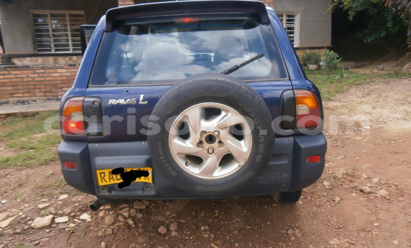 Acheter Occasion Voiture Toyota RAV4 Bleu à Kigali, Rwanda Acheter Occasion Voiture Toyota RAV4 Bleu à Kigali, Rwanda