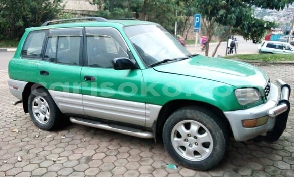 Acheter Occasion Voiture Toyota RAV4 Vert à Kigali, Rwanda Acheter Occasion Voiture Toyota RAV4 Vert à Kigali, Rwanda