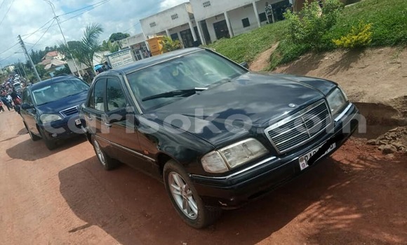 Acheter Occasion Voiture Mercedes-Benz C–Class Noir à Kigali, Rwanda Acheter Occasion Voiture Mercedes-Benz C–Class Noir à Kigali, Rwanda