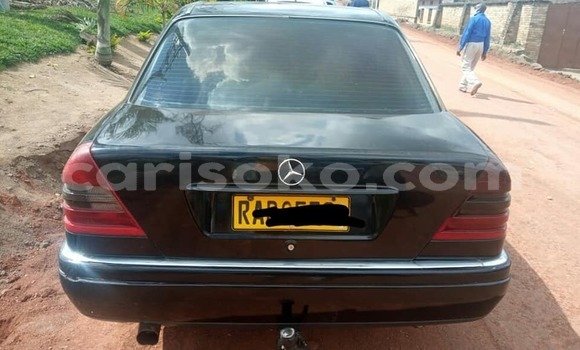 Acheter Occasion Voiture Mercedes-Benz C–Class Noir à Kigali, Rwanda Acheter Occasion Voiture Mercedes-Benz C–Class Noir à Kigali, Rwanda