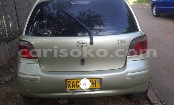 Acheter Occasion Voiture Toyota Vitz Beige à Kigali, Rwanda Acheter Occasion Voiture Toyota Vitz Beige à Kigali, Rwanda