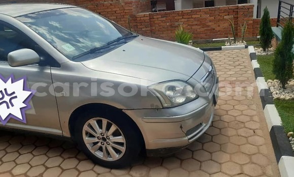 Acheter Occasion Voiture Toyota Avensis Gris à Kigali, Rwanda Acheter Occasion Voiture Toyota Avensis Gris à Kigali, Rwanda